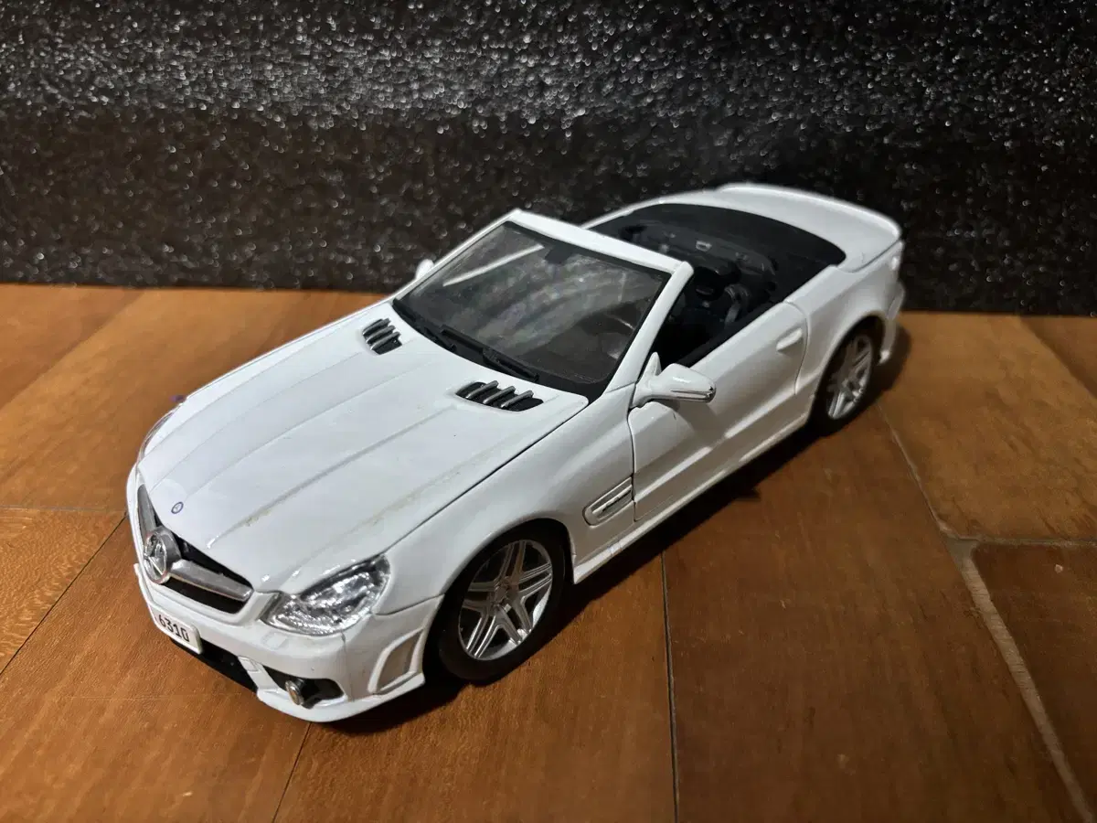 메르세데스 벤츠 sl 63 amg 1:18 다이캐스트 인테리어 소품